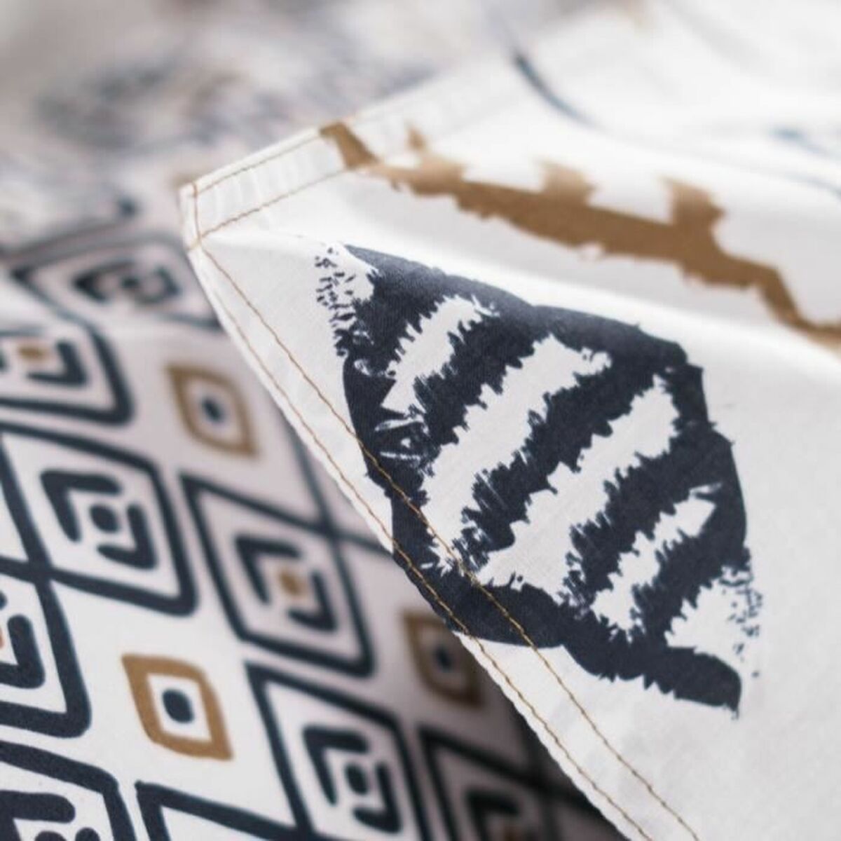 V4H7659490B8A442AB4EE8D0640AC19A624R4470385P3